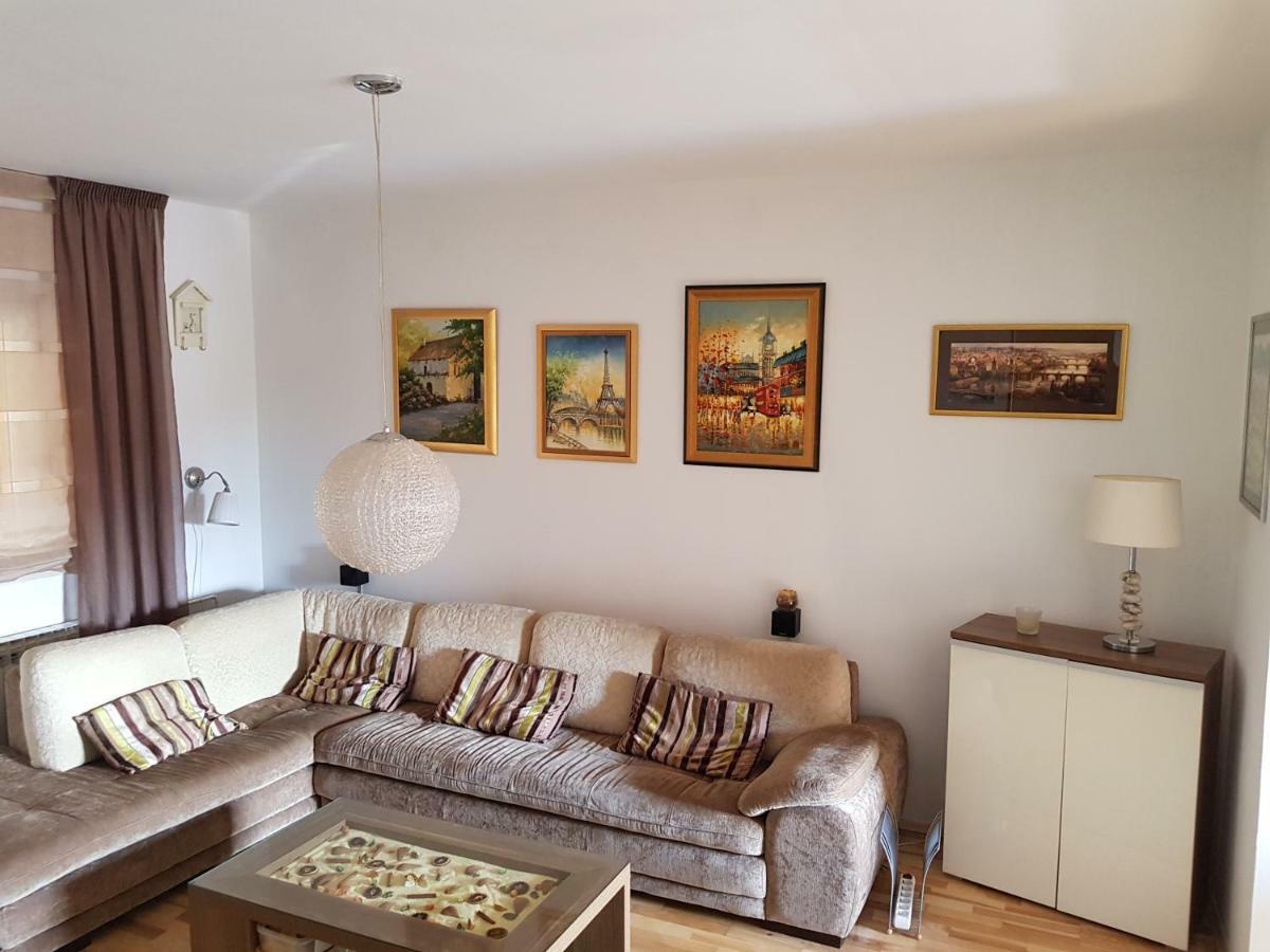 A&T Apartment Zapresic Exterior photo